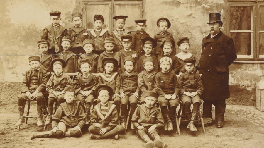 Ångmanska skolan för gossar 1890-tal. Inrymt i van der Nootska palatset